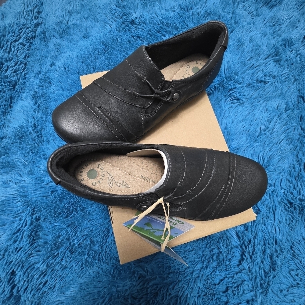 Earth Origins Tasha Leather Slip On Shoes NWT Womens Size 10 Wide - Picture 2 of 11
